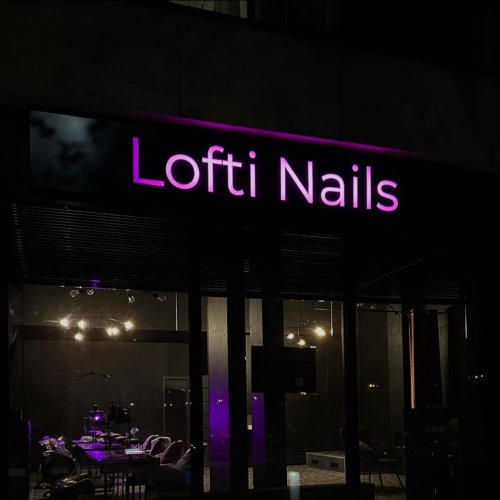 Lofti Nails